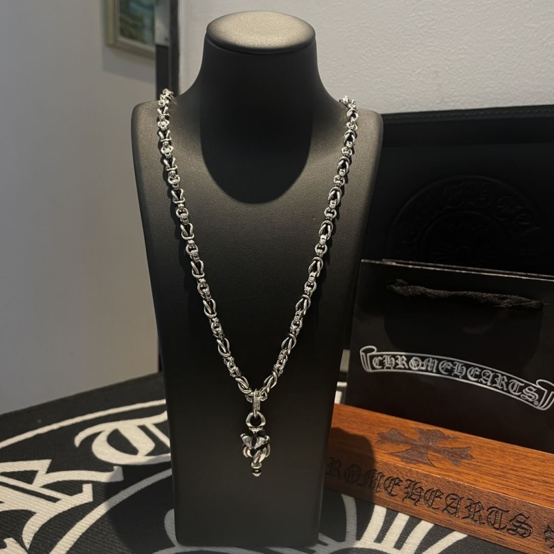 Ch*0me He**ts necklaces